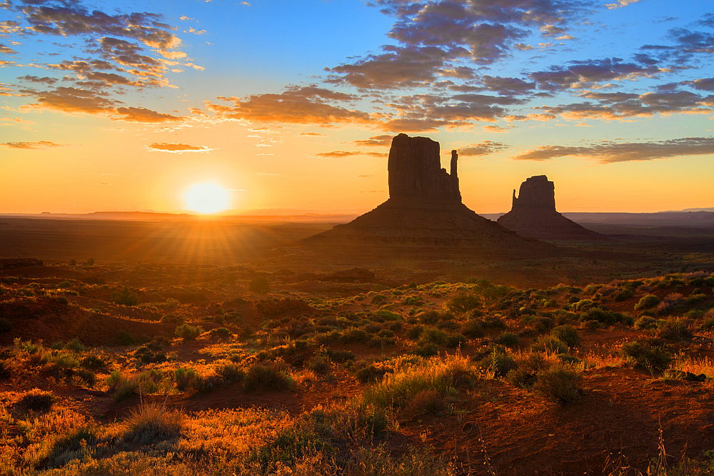 West and East Mitten Buttes