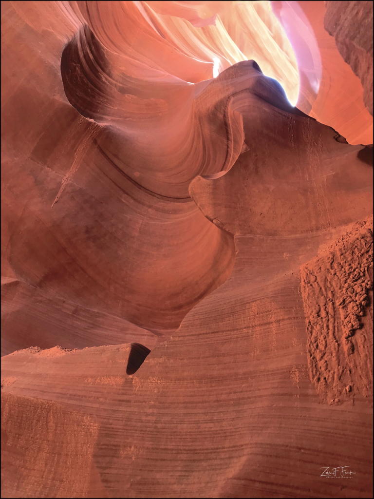 Lower Antelope Canyon - The Growling Bear - ID: 15737661 © Zelia F. Frick