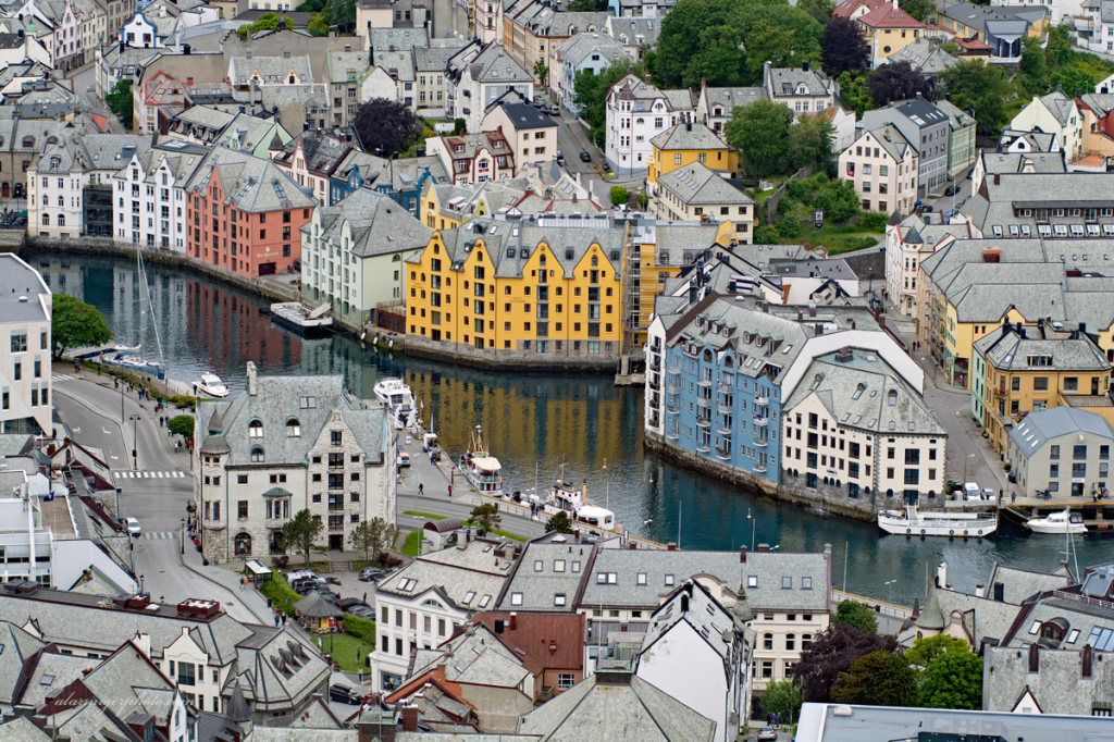 Cityscape Alesund NORWAY - ID: 15738755 © al armiger