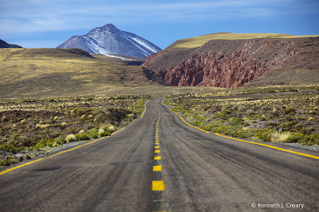 The Road to Lagunas Miscanti y Miñiques - ID: 15739997 © Kenneth J. Creary