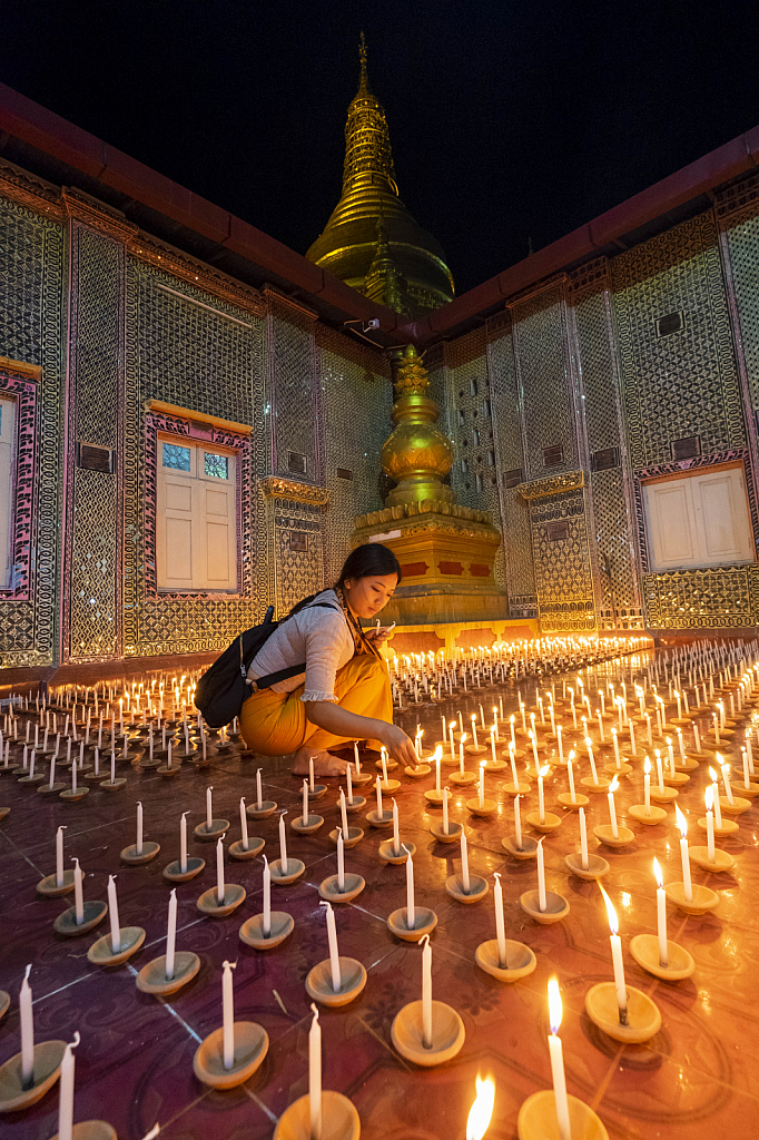 donation light pagoda