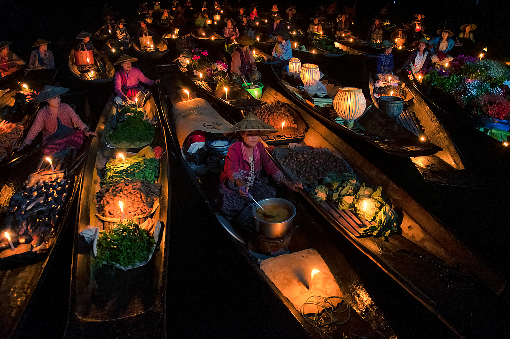 Floating market