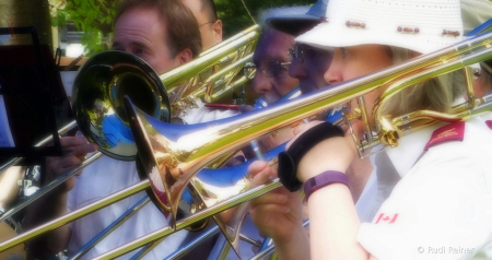 Wonerful big brass band sounds