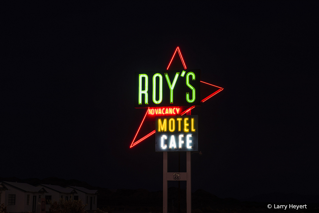 Roy's Restaurant - ID: 15785062 © Larry Heyert