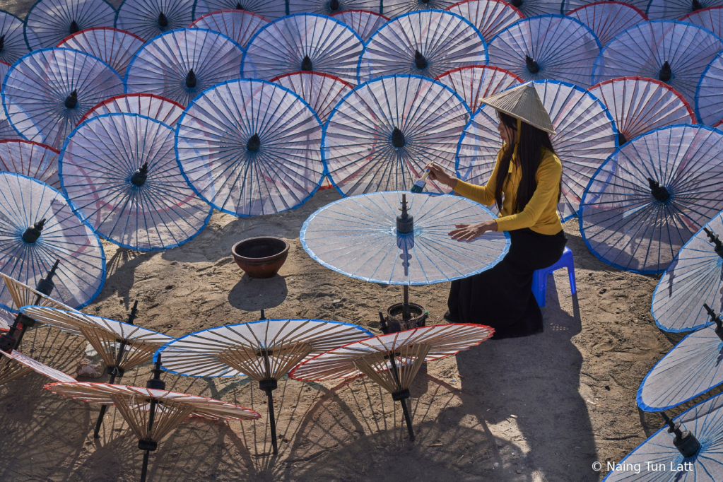 making the umbrella