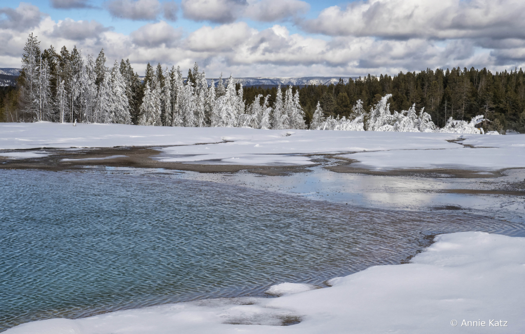 WinterinYellowstone - ID: 15794611 © Annie Katz