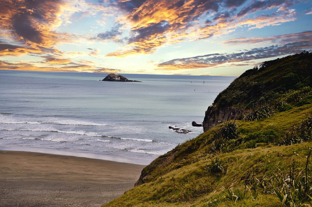 Muriwai Beach III - ID: 15798844 © Paul Coco