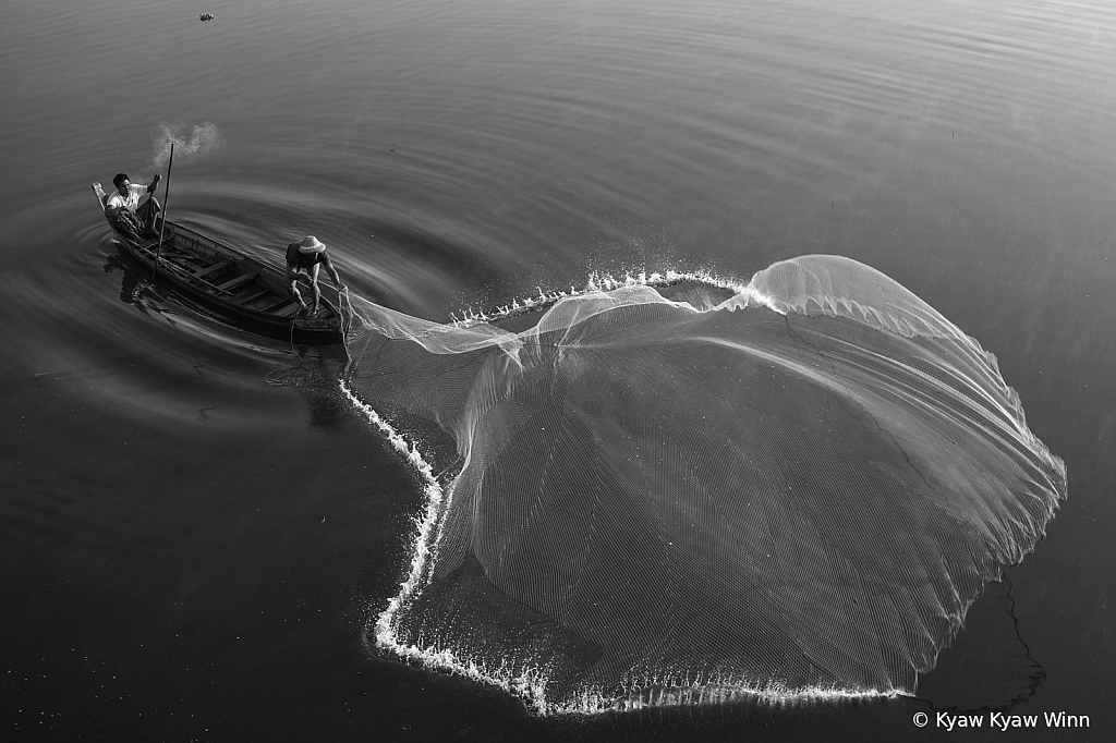 Fishermen and His Net - ID: 15798801 © Kyaw Kyaw Winn