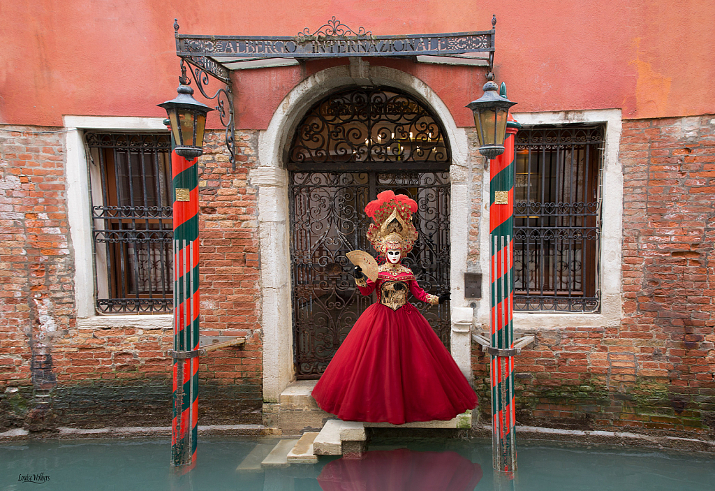 Waiting For A Gondola - ID: 15808792 © Louise Wolbers