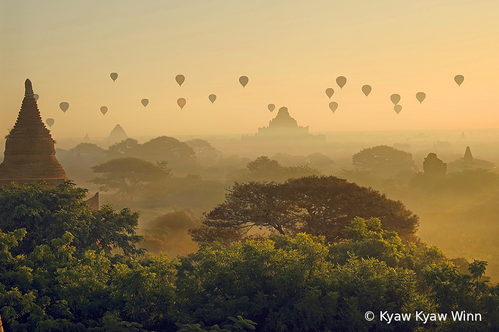 Balloons Over Temples - ID: 15808687 © Kyaw Kyaw Winn