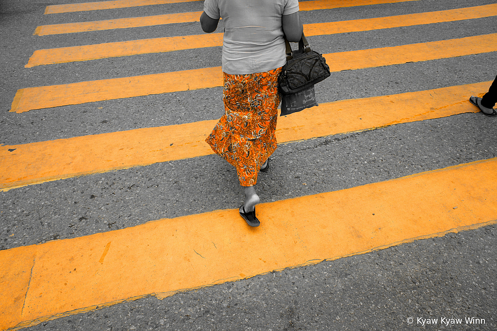 Yellow Lines - ID: 15810333 © Kyaw Kyaw Winn