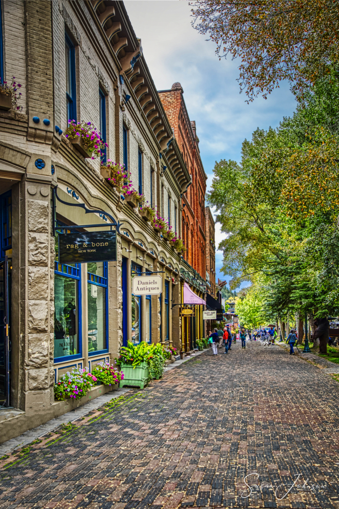 Boutique shopping in Aspen - ID: 15811402 © Susan Johnson