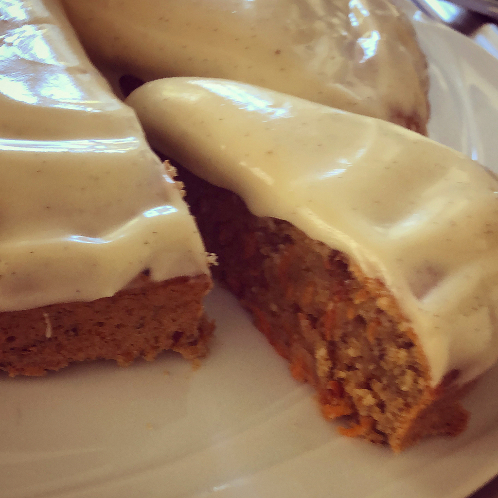 CarrotCake w Philadelphia topping (contains nuts) - ID: 15813378 © Sibylle G. Mattern
