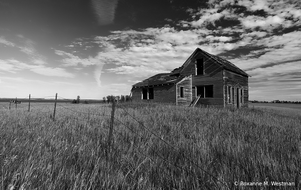 Abandoned house on North Dakota prairie - ID: 15814870 © Roxanne M. Westman