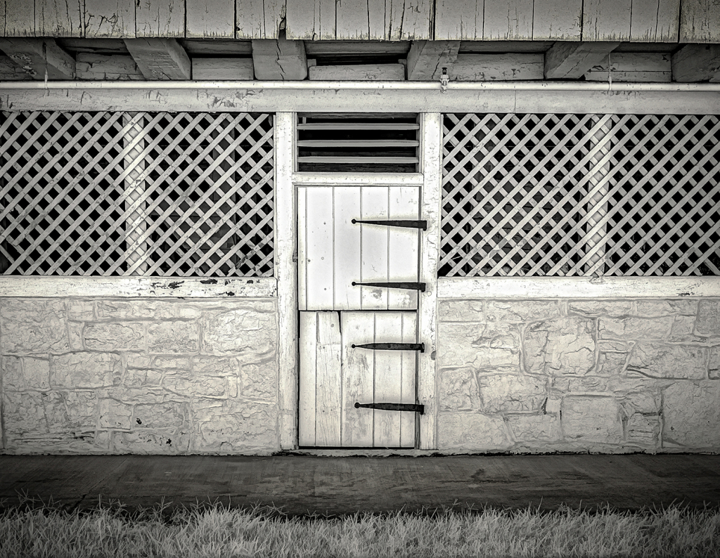 Stable Door, Pry Farm - Antietam Battlefield  - ID: 15817376 © Martin L. Heavner
