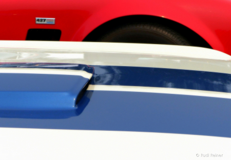 Muscle car racing stripes