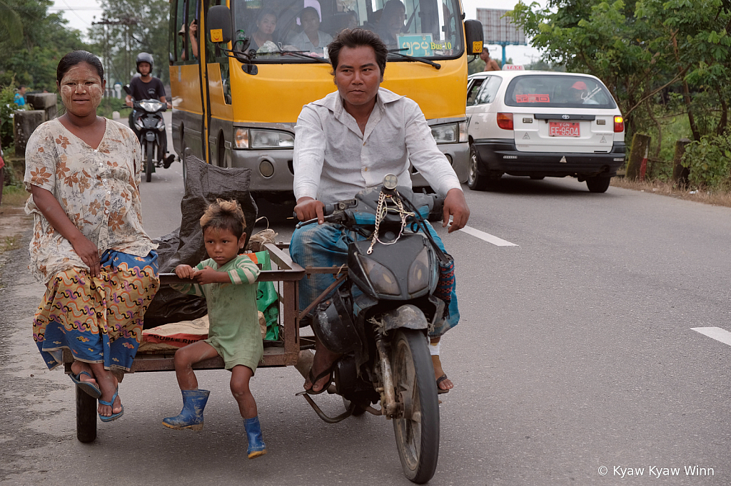 Family Life - ID: 15829926 © Kyaw Kyaw Winn