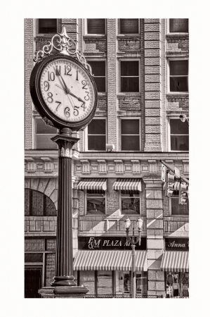 Salisbury Clock - Black & White