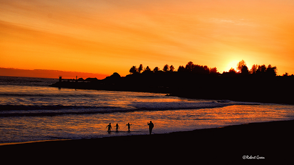 Father - Children enjoying Brookings  Sunset
