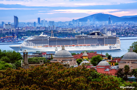 Cruise Liner - Istanbul 