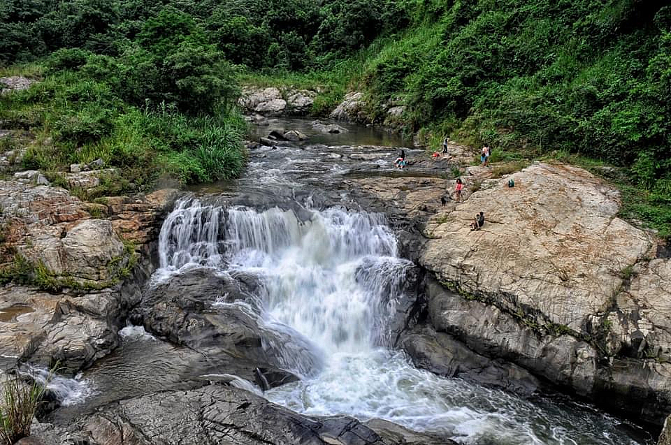 Río de poco caudal.