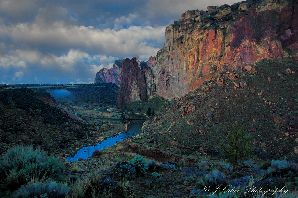 Smith Rocks at Dawn