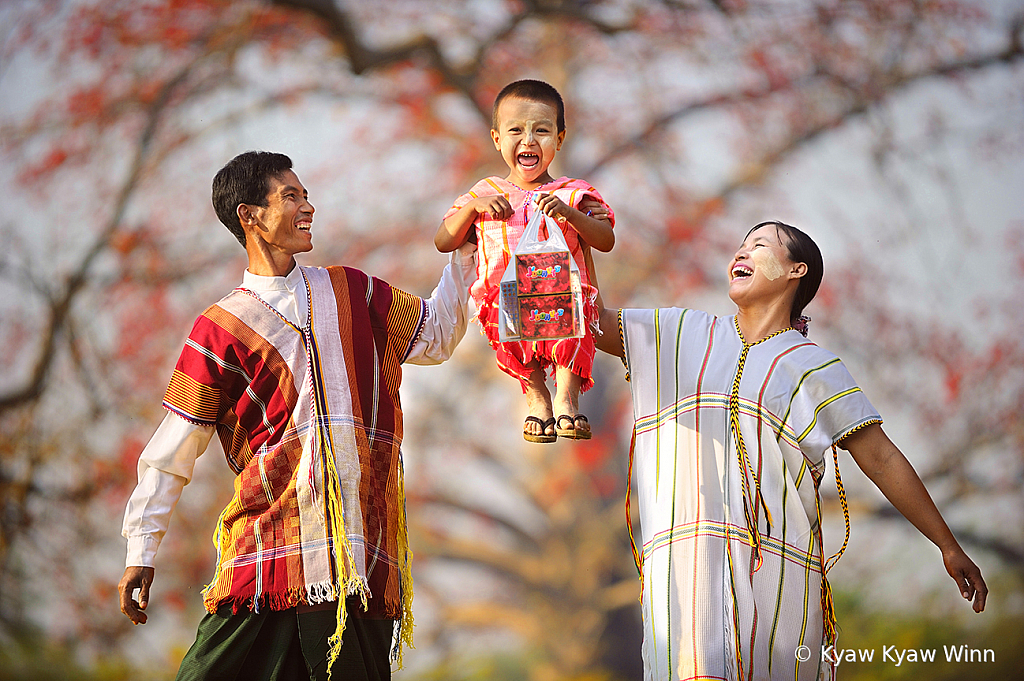 Family Times - ID: 15838263 © Kyaw Kyaw Winn