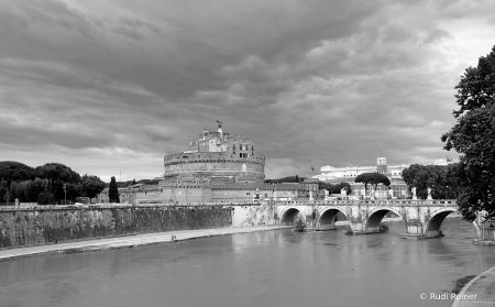 Bridge to the castle, Rome
