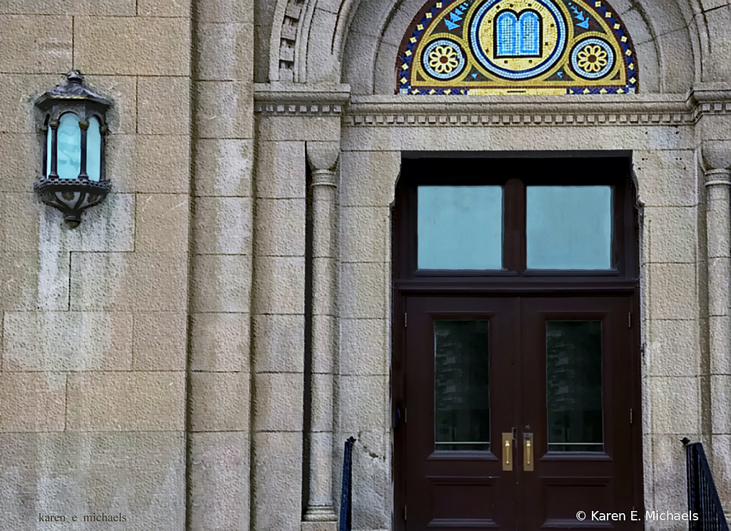 side entrance - ID: 15847814 © Karen E. Michaels