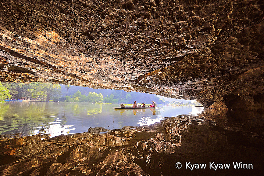 Family Trip to Nature - ID: 15848751 © Kyaw Kyaw Winn