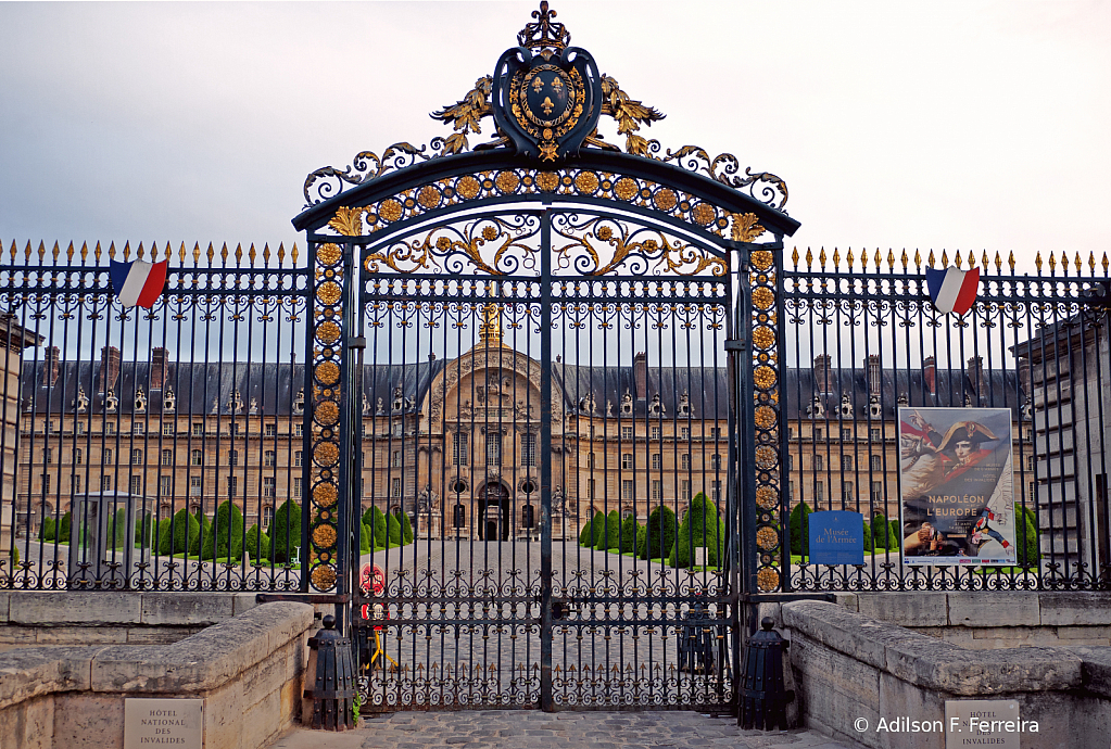 Des Invalides Gate