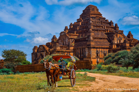 bagan travel Dhammayangyi. curt