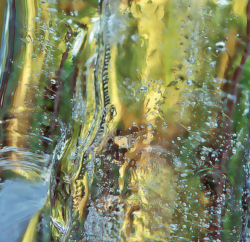 Icicle Column Reflections. - ID: 15870303 © Elias A. Tyligadas