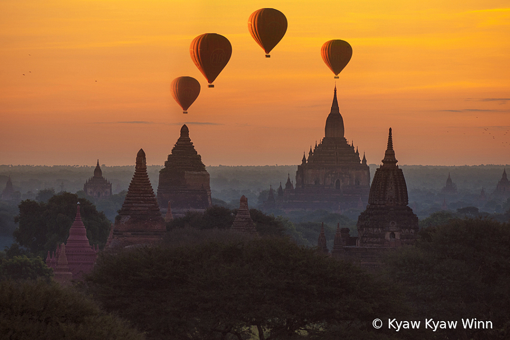 Balloons Over Temples - ID: 15871071 © Kyaw Kyaw Winn