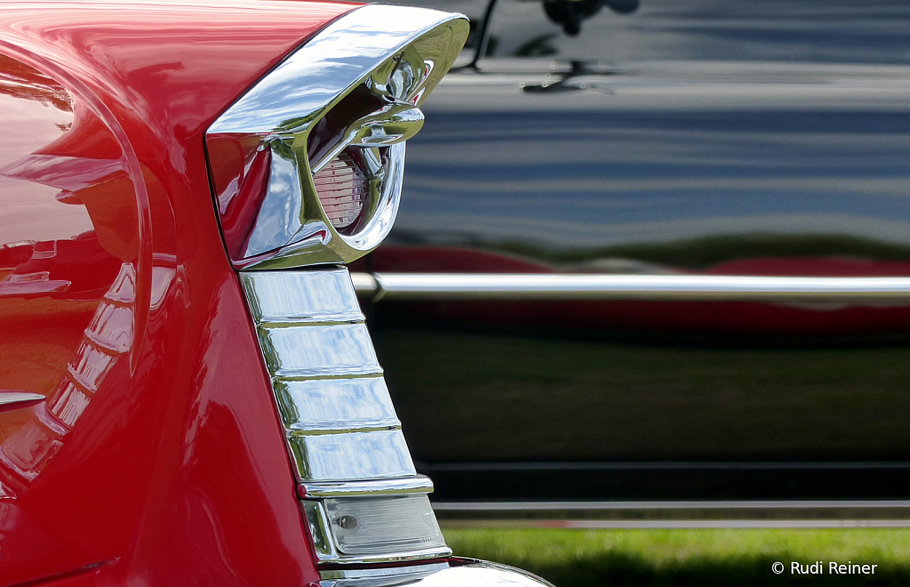 Tail light chrome