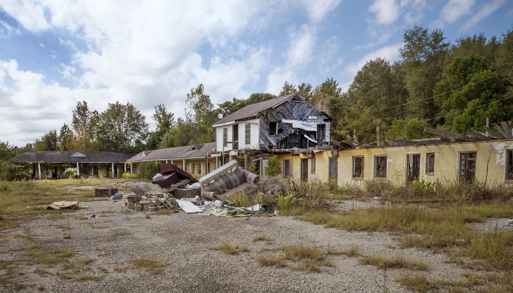 Abandoned Motel, Allendale Co - ID: 15871373 © george w. sharpton