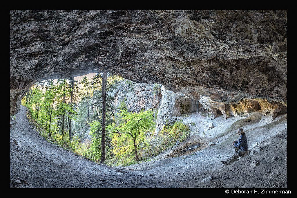 Community Cave in the Fall - ID: 15882853 © Deb. Hayes Zimmerman