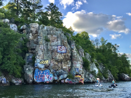 Painted cliff - Lake Martin
