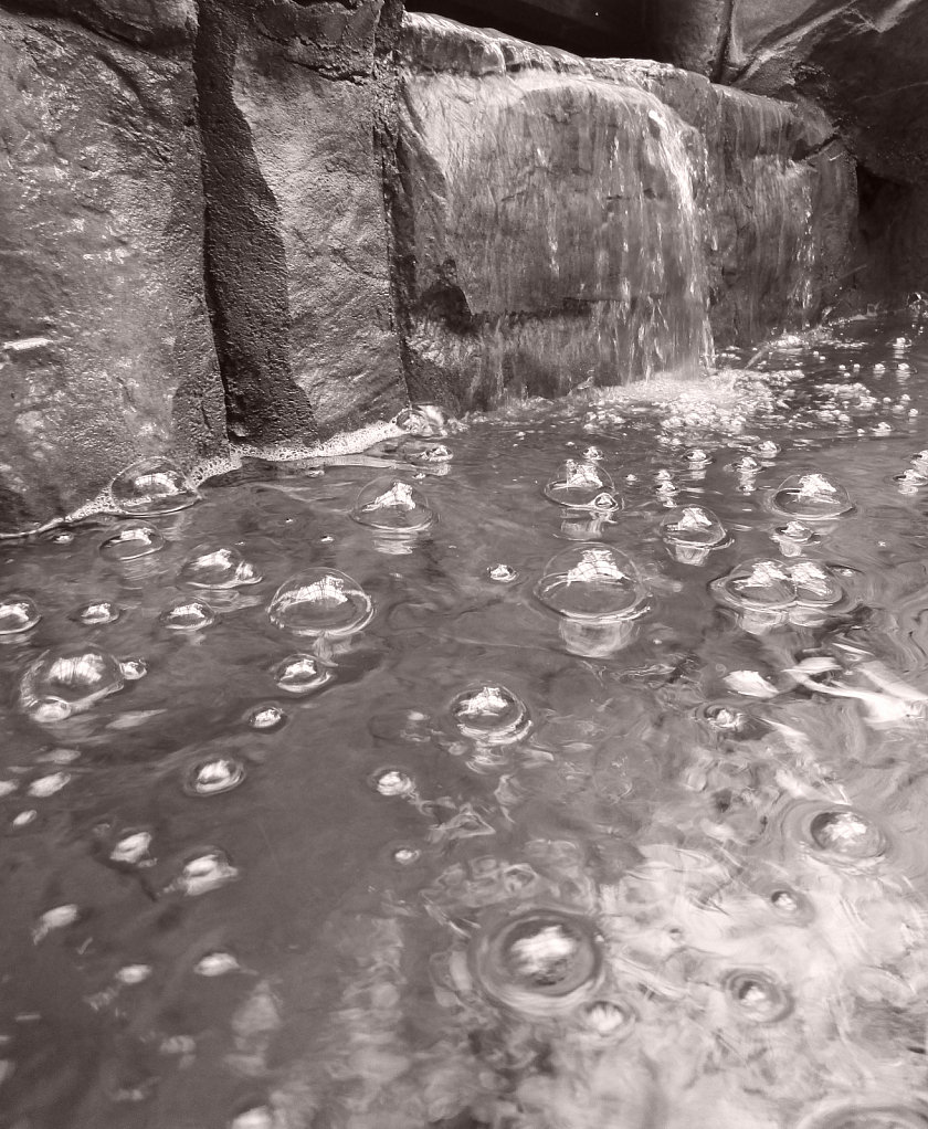 Mini waterfall with bubbles