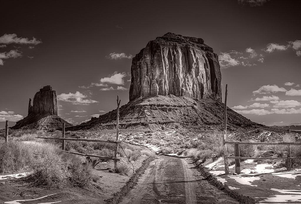 Driveway to Monument Valley Ranch