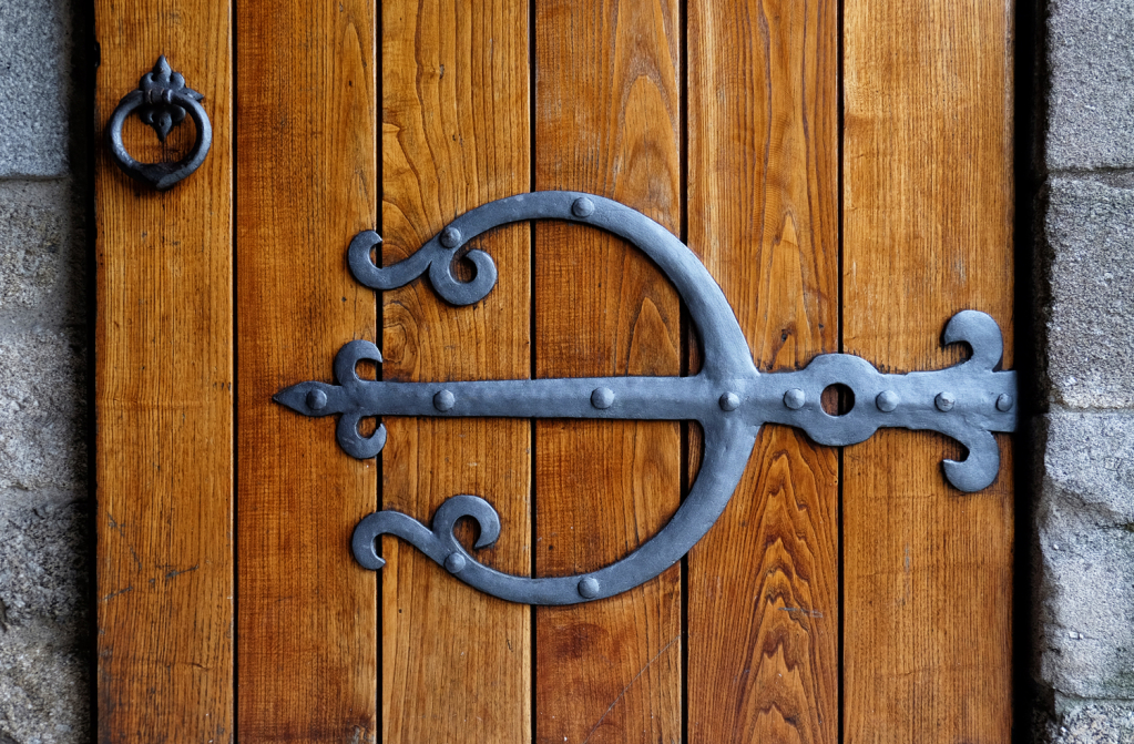 Castle Door Hinge