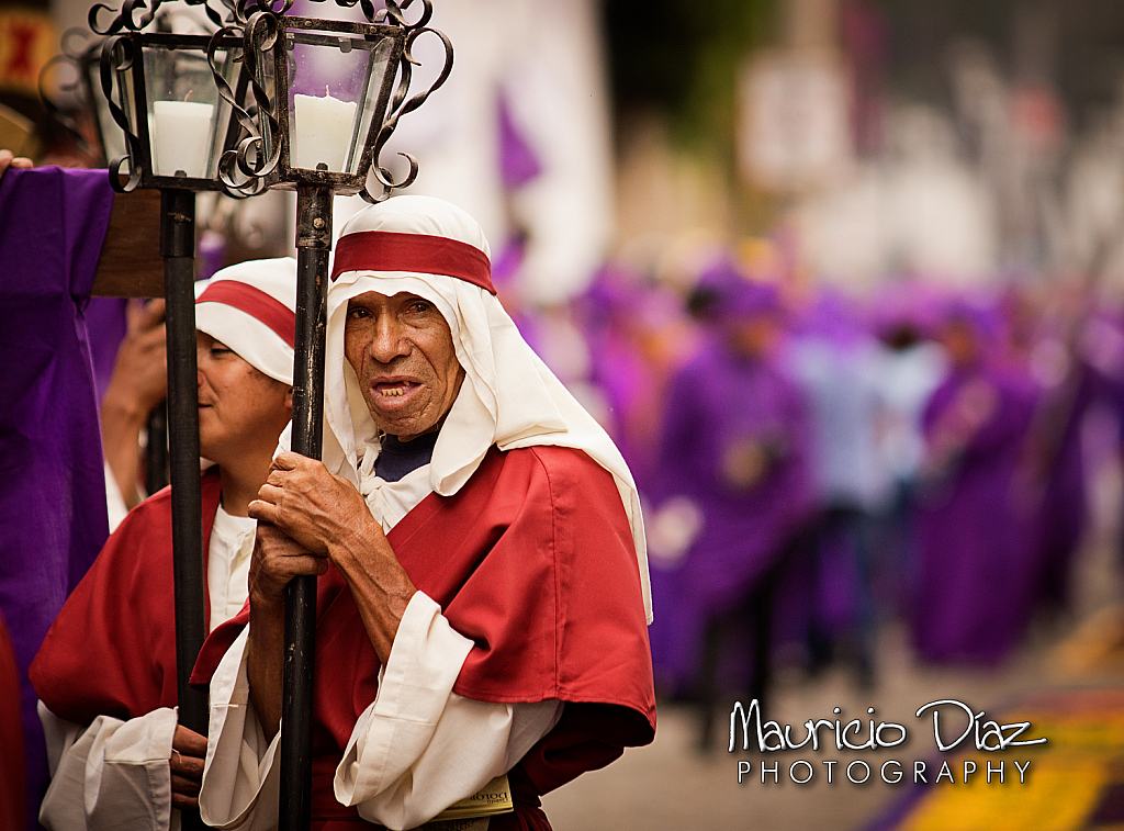 Lantern Carrier - ID: 15914814 © Mauricio Diaz