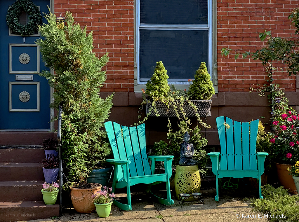 city stoop zen - ID: 15925679 © Karen E. Michaels