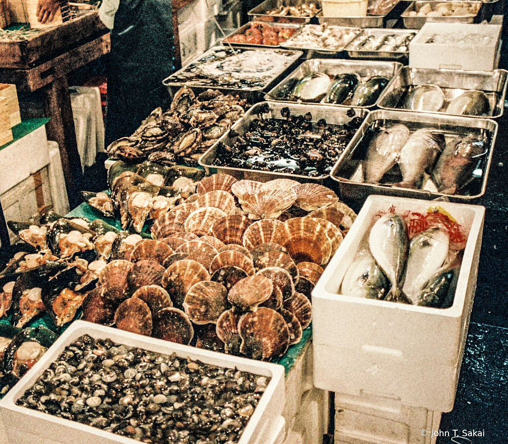 Seafood Selections - ID: 15926480 © John T. Sakai