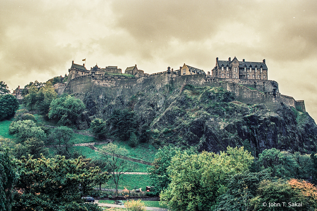 Edinburgh Castle - ID: 15926567 © John T. Sakai