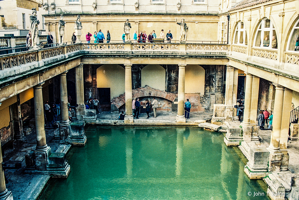 Great Roman Bath - ID: 15927681 © John T. Sakai