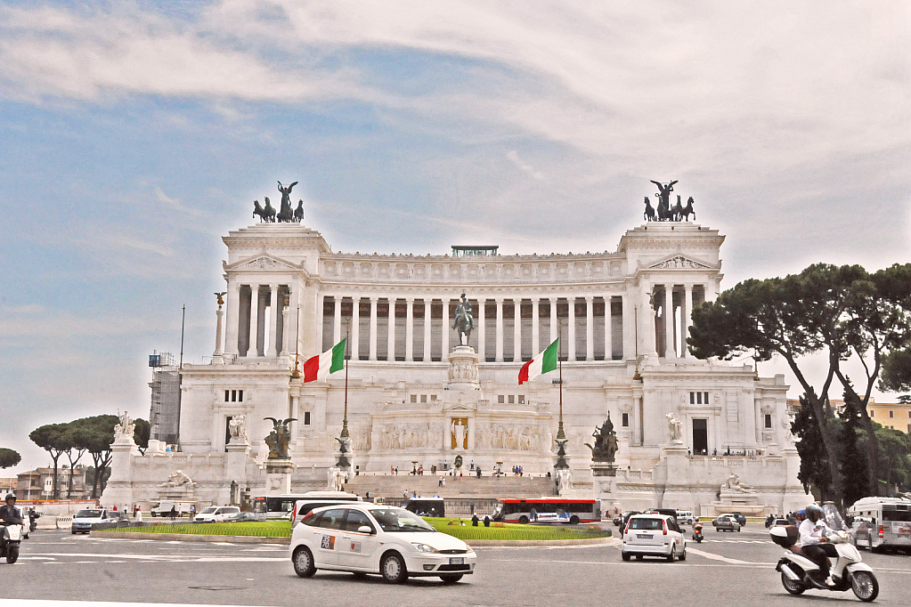 The Victor Emmanuel II National Monument (Rome) - ID: 15931255 © William S. Briggs