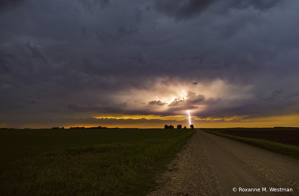 North Dakota stormy landscape - ID: 15931891 © Roxanne M. Westman