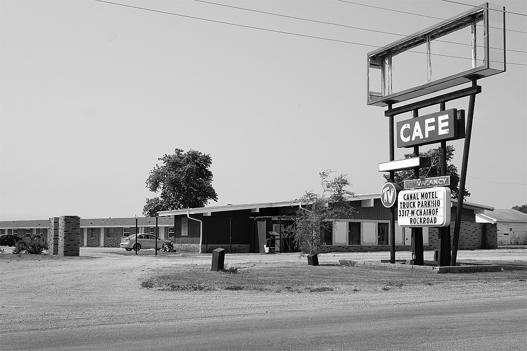 Canal Motel - Route 66 - ID: 15931885 © Larry Lawhead