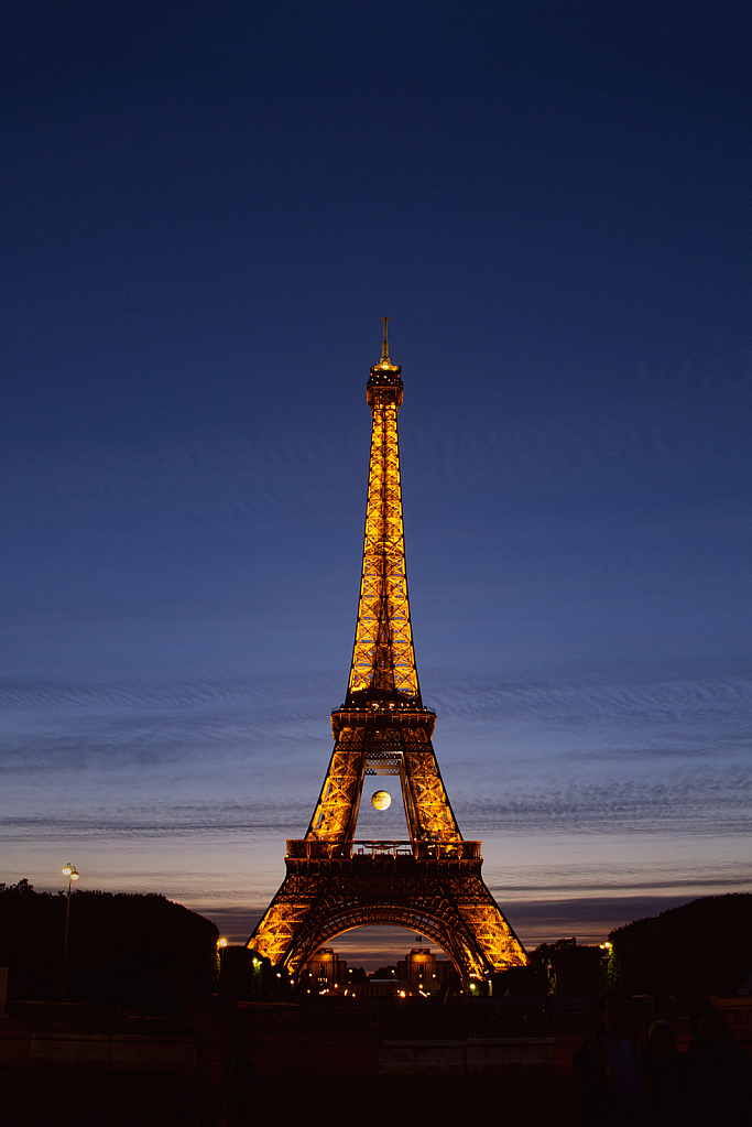 Ahhhh... Paris by Night